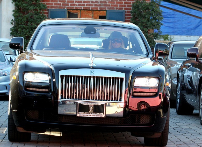 2. Пэрис Хилтон - Rolls Royce Ghost