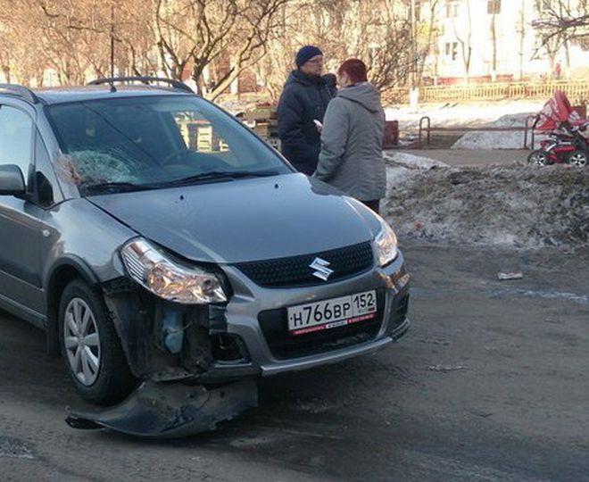 Женщина на Сузуки перепутала педали