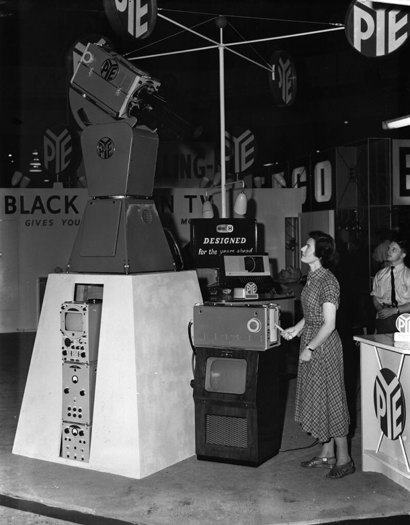 1952: Телекамера Pye с дистанционным управлением на 19-ой ежегодной теле- и радиовыставке в Лондоне