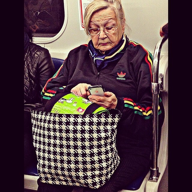 Бабушка растамана в киевском метро