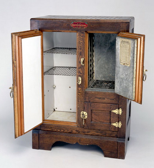 1. Первый домашний холодилник был установлен в Зимнем дворце в 1911 году, в тот же год как они стали выпускаться