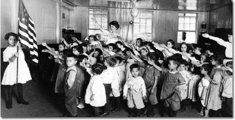 Американские дети делали то же самое приветствие, как и Гитлерюгенд!