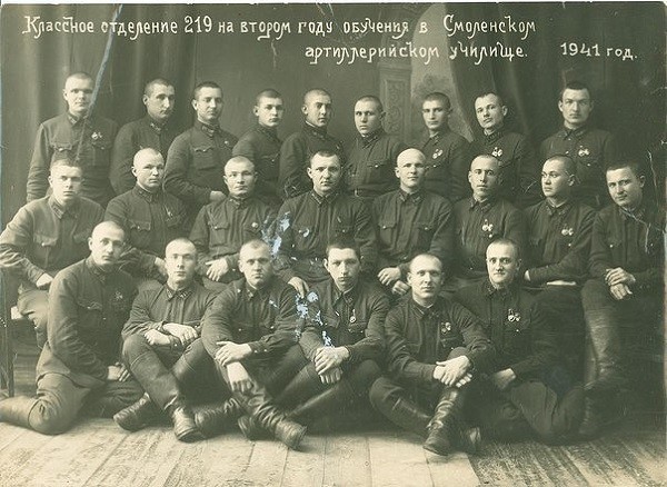 ПАМЯТИ ПАВШИХ БУДЕМ ДОСТОЙНЫ.