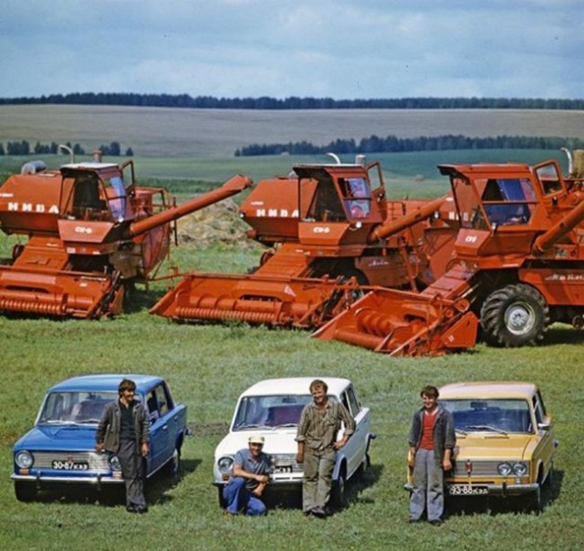 Комбайнёры - передовики зарабатывали жигули при СССР