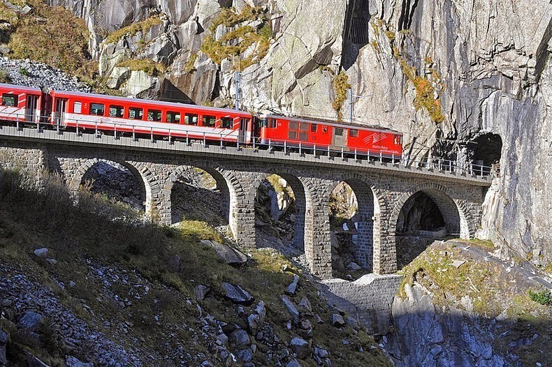  Уникальный "мост дьявола" в Швейцарии