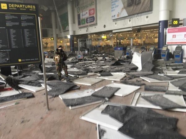 Теракт в Брюсселе: взрывы в аэропорту и метро, много погибших