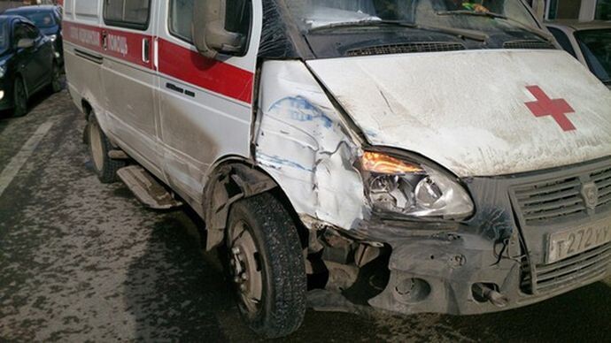 Пьяный водитель скорой помощи протаранил семь машин в Воронеже
