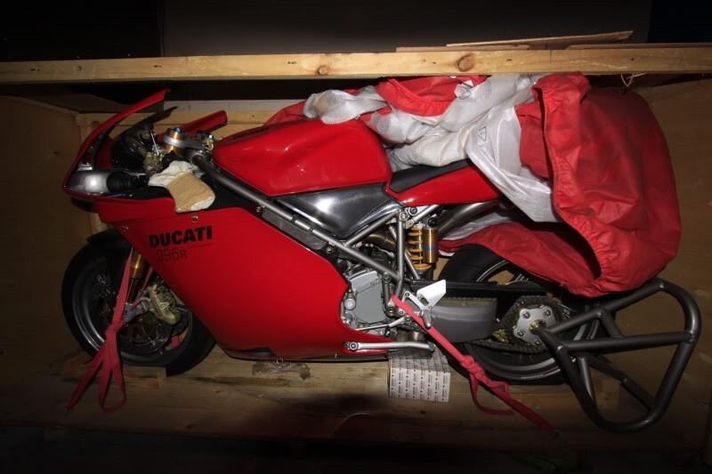 Новый Ducati 2001 года в заводском ящике