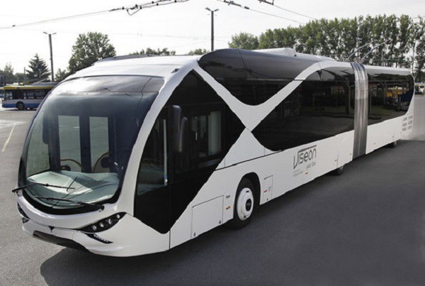 Специально для транспортного парка Университета имени короля Сауда в Эр-Рияде троллейбусы VISEON LT-