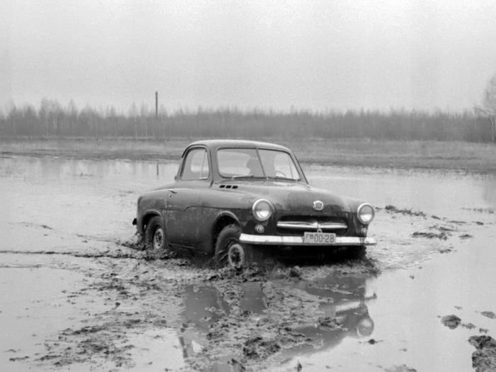 Советский автомобиль внедорожник М-73