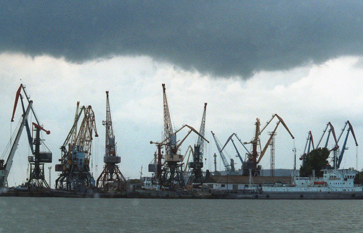 Суд арестовал повредившее опоры Керченского моста судно  