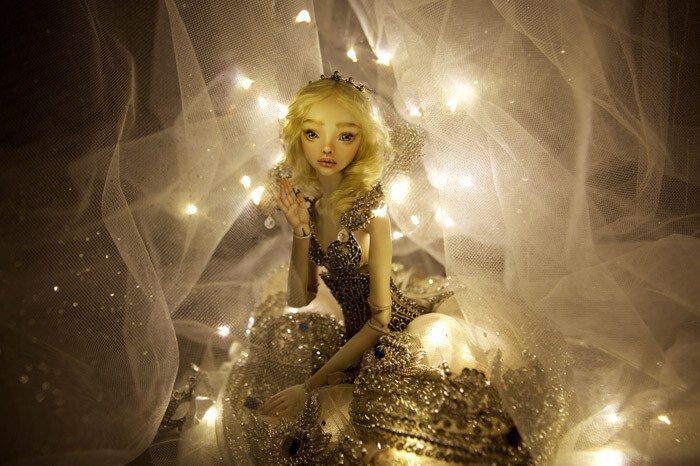 Пугающе реалистичные и откровенные фарфоровые куклы Марины Бычковой