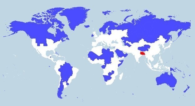 2. Этот красный участок на карте вмещает столько же населения, сколько голубые. Красный участок покрывает Уттар-Прадеш, Бенгалию, Бихар, Джаркханд и Бангладеш. 