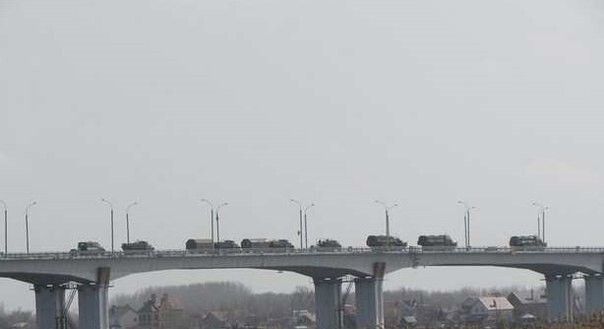 К границам Крыма движется колонна украинских ЗРК С-300