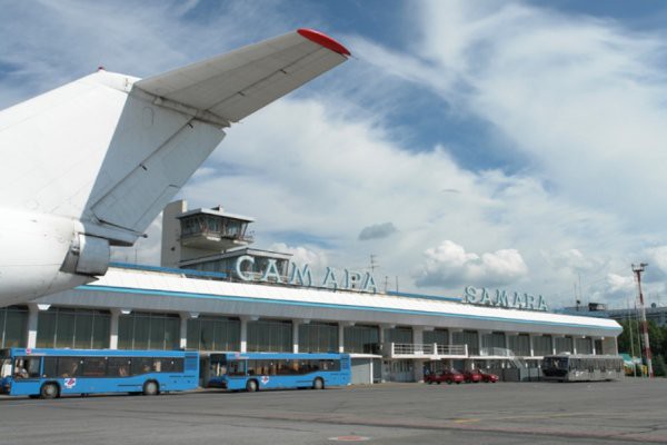 В аэропорту Самары экстренно сел самолет с 78 пассажирами