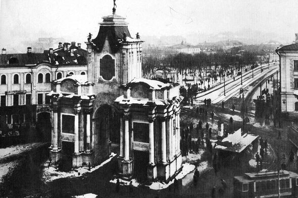 Ворота в 1925 году