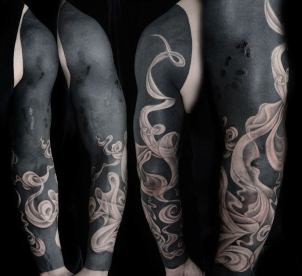 Дело тёмное: теперь татуировщики лихо заливают краской тела своих клиентов