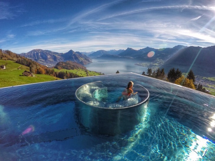 Невероятный вид из бассейна, Швейцария