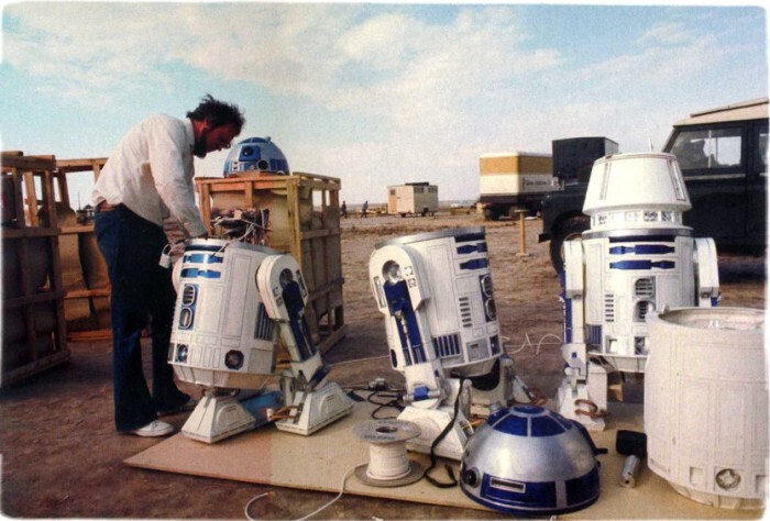 3. Восемь моделей R2-D2