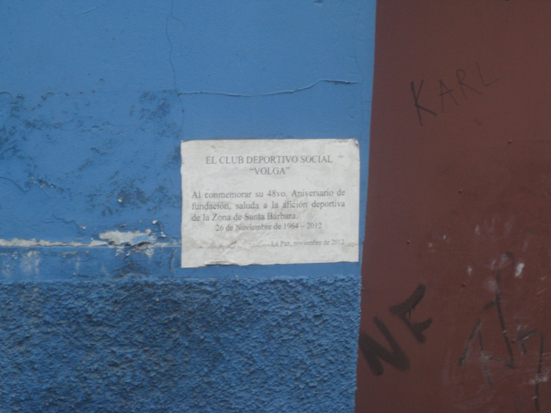 Вот такую интересную наклейку обнаружил на улицах Ла Паса в Боливии. Кто в курсе?