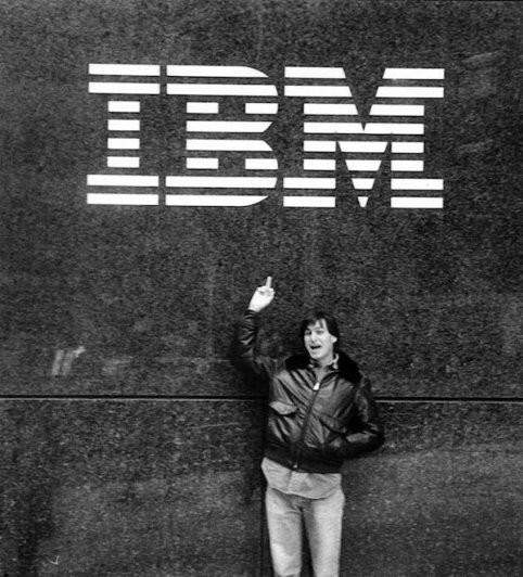 Стив Джобс передает привет IBM и считает, что они классные