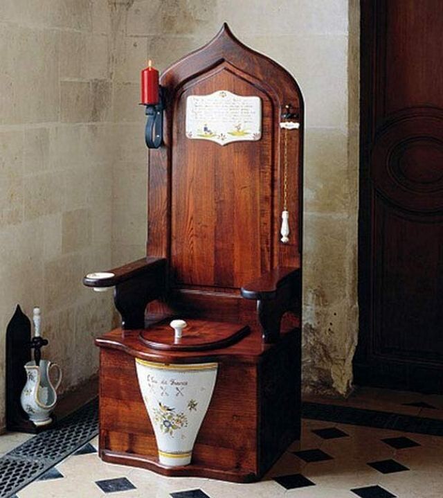  Деревянный туалет  Стоимость: 11 300 долларов