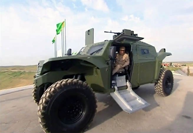 Президент Туркмении разъезжает на новом израильском бронеавтомобиле