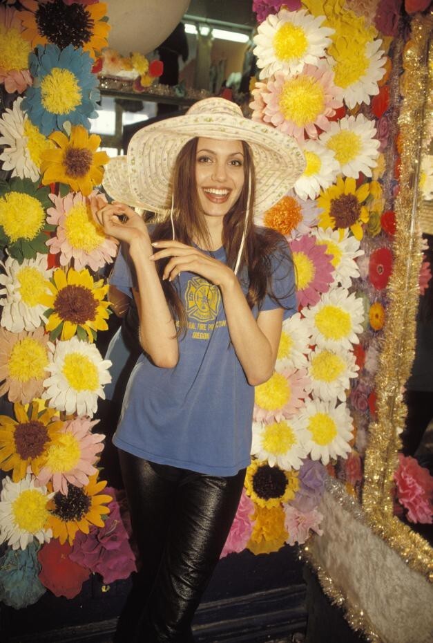 Анджелина Джоли в 1994 году