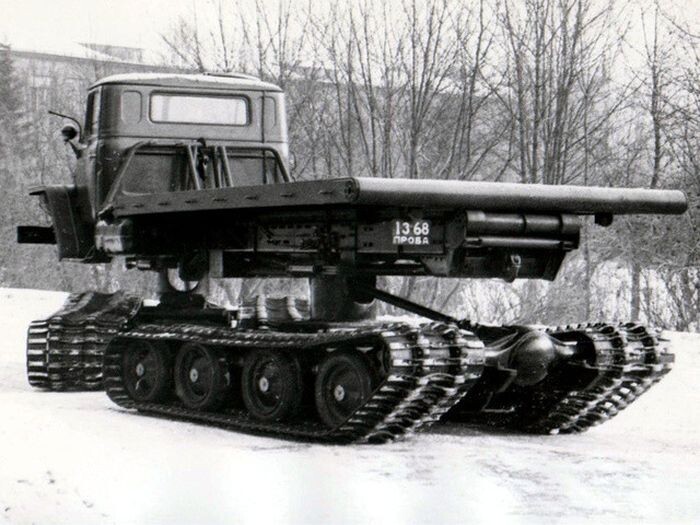 Гусеничный снегоболотоход Урал-5920