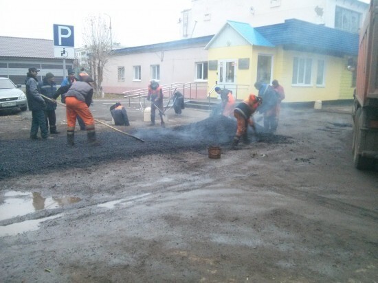 Водители порой сами портят асфальт