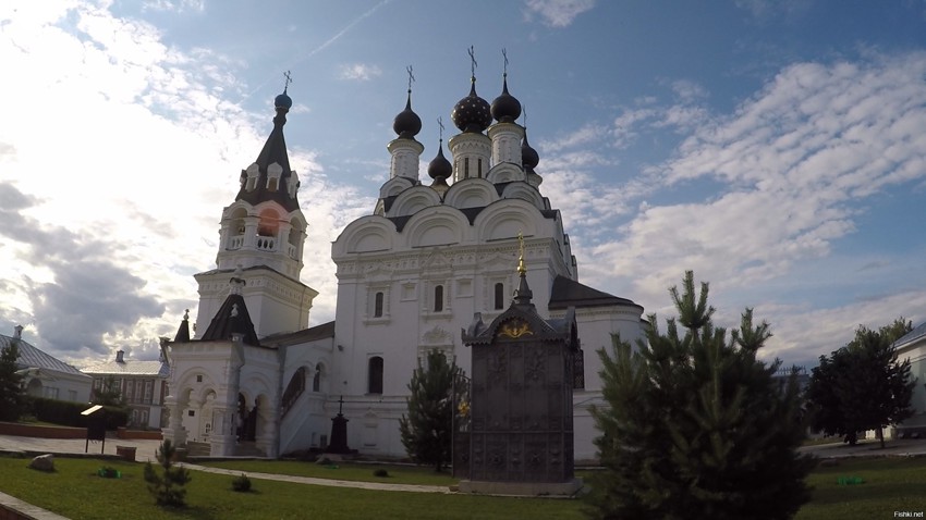 езжу из Кубани сюда(фото) и в другие города каждый отпуск подпитаться  духовно 