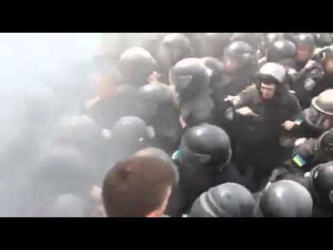 «Европейская столица». Майдан у администрации Порошенко: протестующие жгут шины и требуют люстрации 