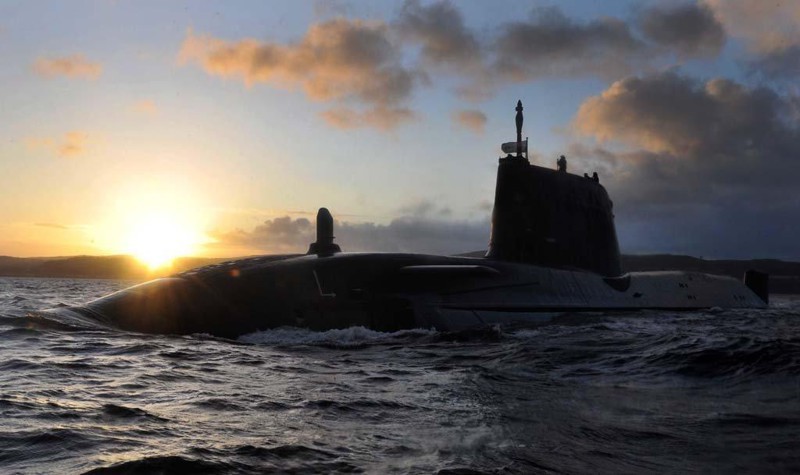 Британия решила возобновить патрулирование Арктики подводными лодками