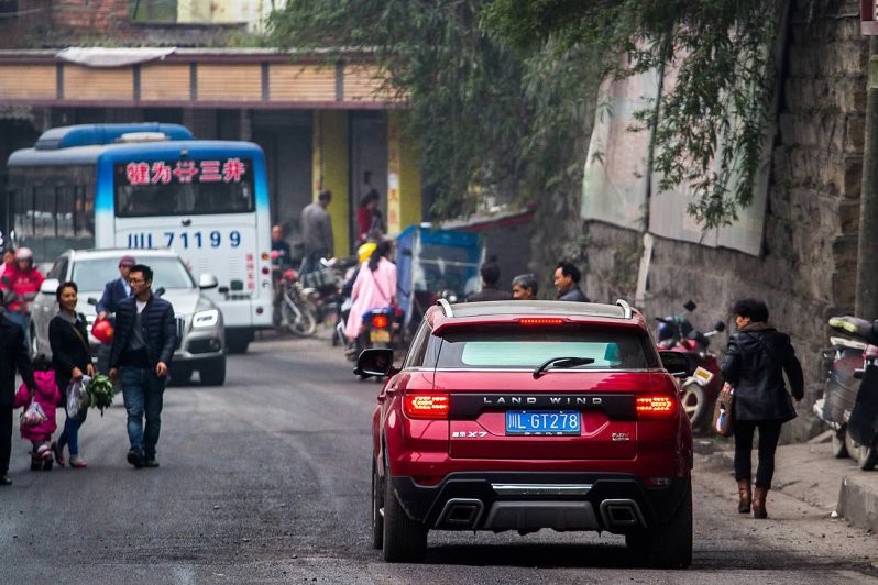 Клоны известных автомобилей на дорогах Китая