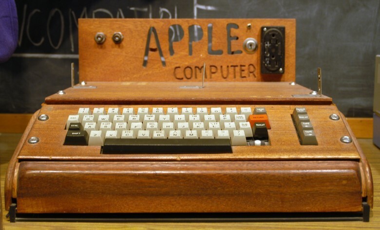 12. Первый компьютер Apple за 219249 тыс. долларов