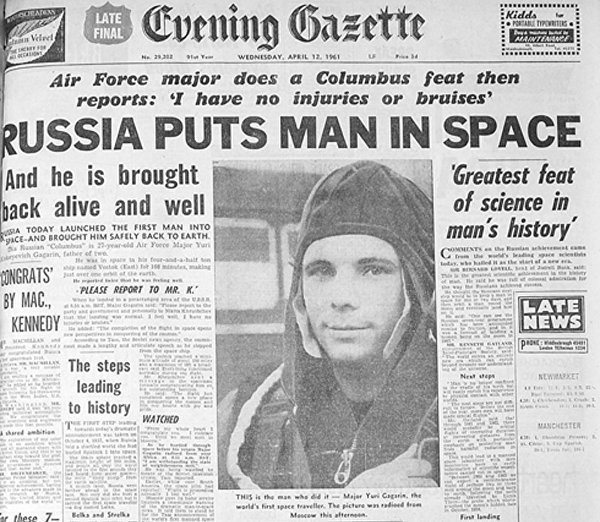 Передовицу Evening Gazette украсила фотография Юрия Гагарина в парашютном шлеме: "Он вернулся целым и невредимым".