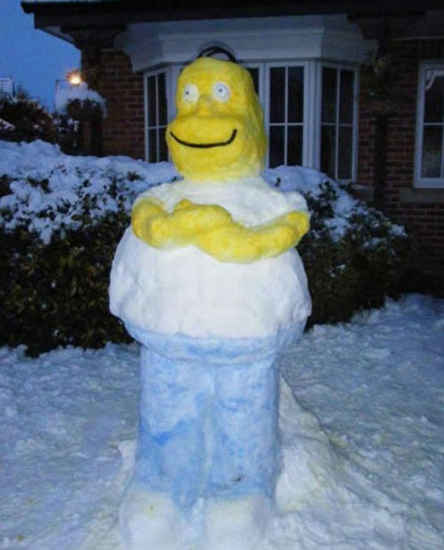 Снежный Гомер Симпсон.