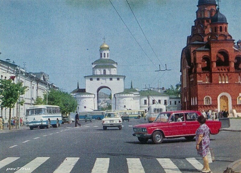 Улица III Интернационала (Большая Московская), Центр, Золотые Ворота. 80-ые