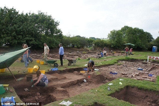 Затерянный город XIII века обнаружен при раскопках в Южном Уэльсе