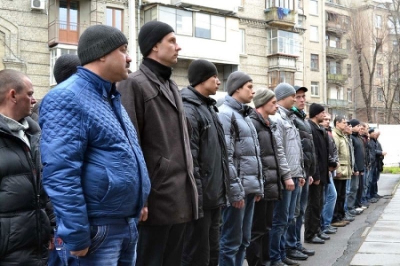 Украина усиленно готовится к войне. Порошенко мобилизует студентов и офицеров запаса