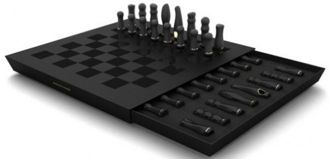 Эротические шахматы от Кики де Монпарнас