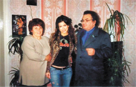 Ани Лорак (Каролина Мирославовна Куек) с родителями
