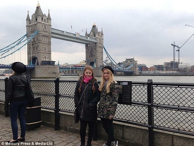 Семья из Ливерпуля приехала посмотреть Лондон, но никак не ожидала встретить призрака 