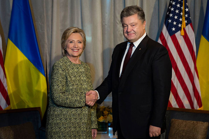 Отчета о сентябрьской поездке Петра Порошенко в США, когда он встретился только с одним кандидатом в президенты, на его сайте нет. Просто не хочется вспоминать