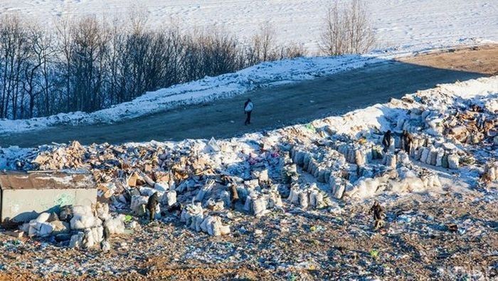 Как живут бомжи на городских свалках в зимнее время года