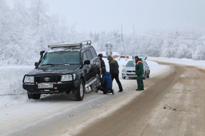 Как путешественники помогают друг другу на дорогах