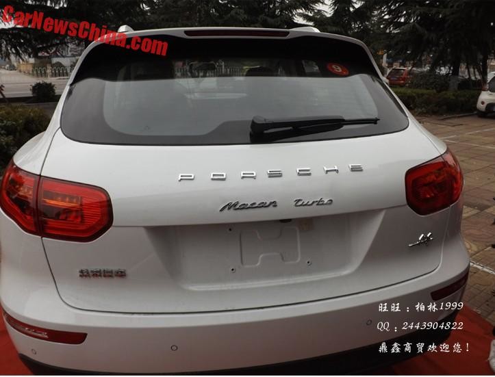 Китайцы начали продавать логотипы Porsche для клона Macan