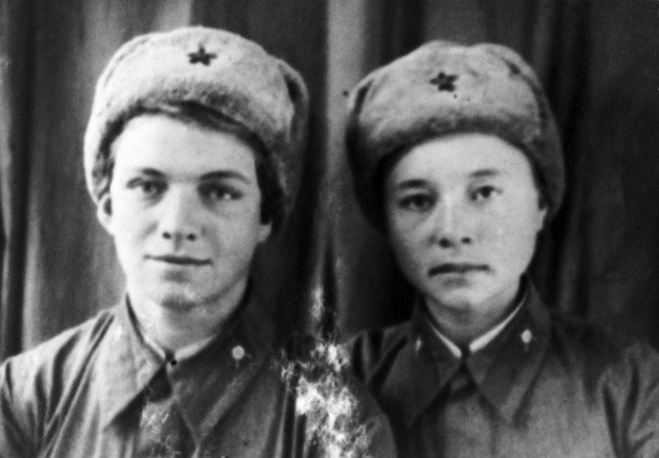  В феврале 43 года  девушкам-снайперам посмертно  присвоено звание Героя Советского Союза. 