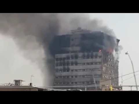 В Иране во время пожара рухнуло многоэтажное здание 