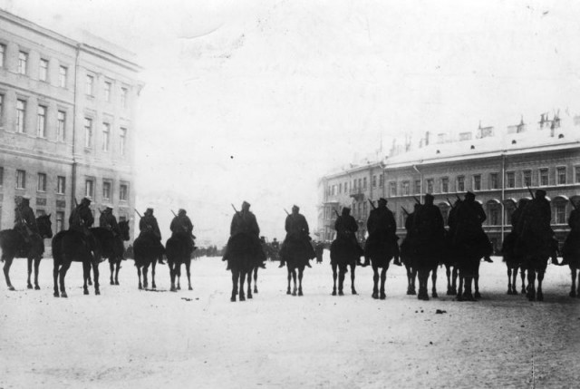 Кровавое воскресенье. Русскую революцию 1905 г. устроил... Николай II?